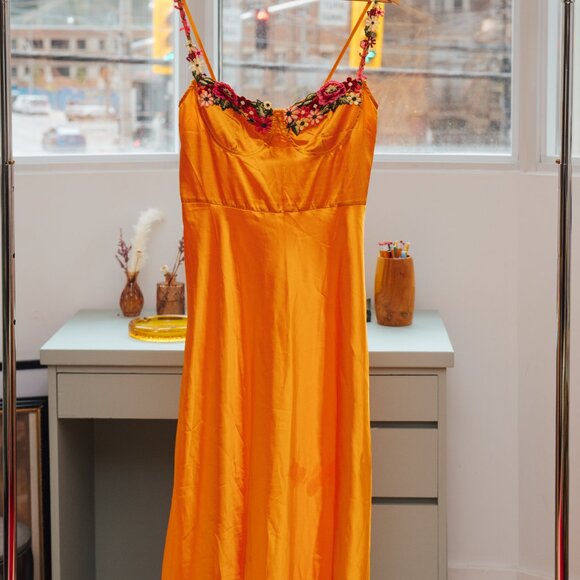 Silky Orange Dress with Embroidered Boustier - Picture 2 of 3